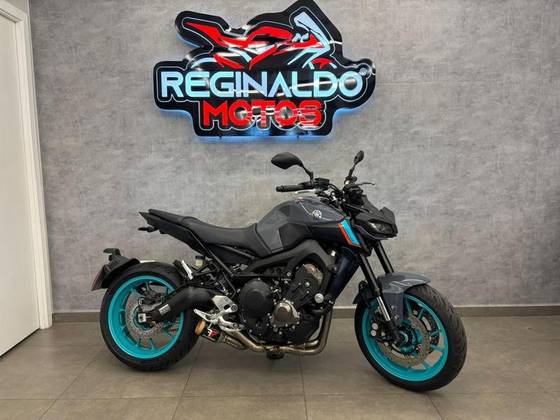 YAMAHA MT-09 